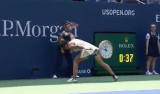 VIDEO | Momentul în care Simona Halep a cedat nervos. Imagini incredibile din meciul cu Kanepi