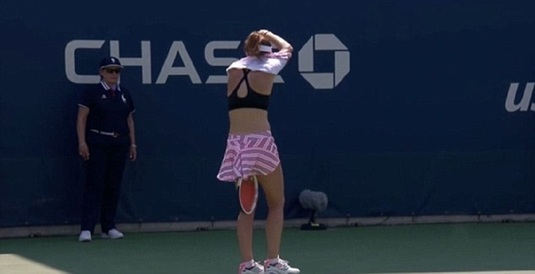 VIDEO | Scandal la US Open. Alize Cornet şi-a scos tricoul pe teren şi a fost sancţionată de arbitru