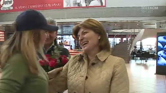 VIDEO | Simona Halep, lăsată fără replică de părinţii ei. Ce s-a întâmplat în aeroport: ”Credeai că scapi?”