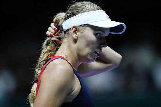 Caroline Wozniacki, deţinătoarea trofeului, eliminată de la Turneul Campioanelor. Se ştiu primele două semifinaliste