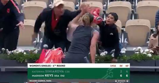 VIDEO | ”Incalificabil!” Moment extrem de urât petrecut la finalul meciului dintre Keys şi Siniakova. L-a furat şi a fugit