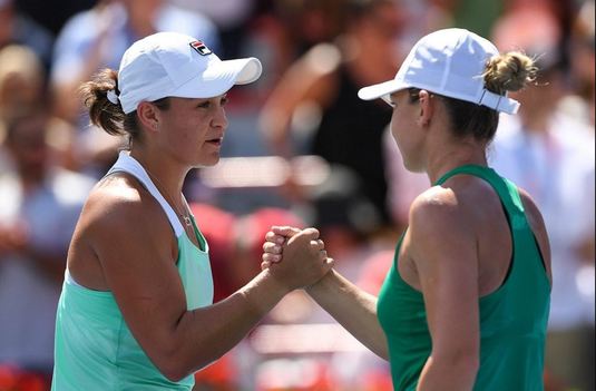 Fosta ocupanta a locului 1 mondial, învinsă în semifinale la Cincinnati de locul 153 WTA