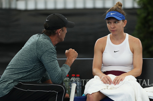 „Serveşte ca pe zgură”. Mesajul prin care Darren Cahill  a încercat să o readucă în joc pe Halep