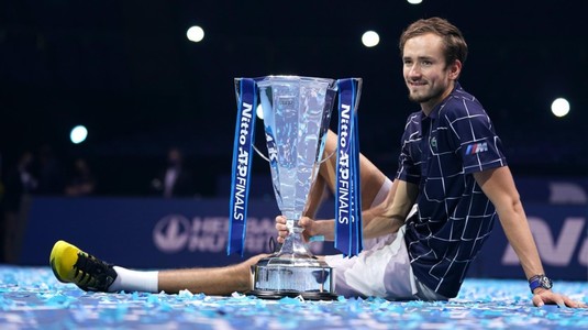 Medvedev e supercampionul tenisului masculin. După Djokovic şi Nadal, rusul l-a învins şi pe Thiem şi a cucerit Turneul Campionilor