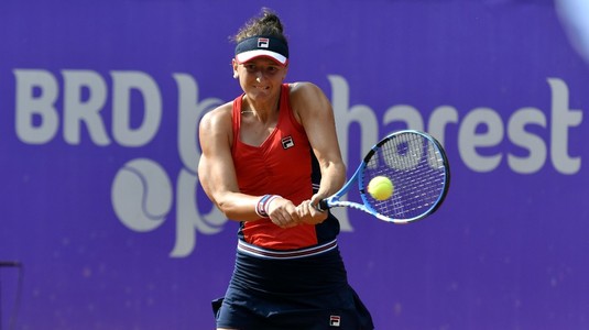 Irina Begu a câştigat primul set cu Jessica Pegula, dar apoi a pierdut meciul. Românca părăseşte Roland Garros în optimi