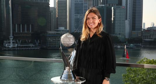 VIDEO | Premiera Simonei! Halep a primit trofeul finalului de an în tenisul mondial