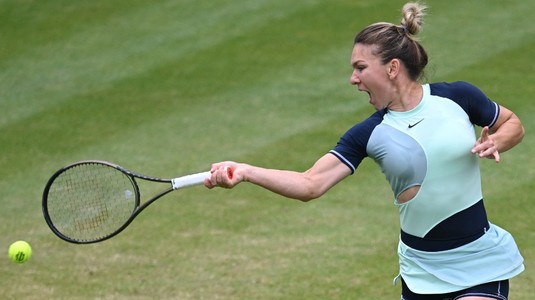 Simona Halep s-a calificat în turul doi la Bad Homburg. Victorie cu emoţii în meciul cu Siniakova
