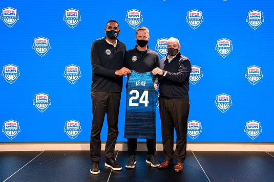Steve Kerr l-a înlocuit pe Gregg Popovich la conducerea tehnică a naţionalei de baschet a SUA