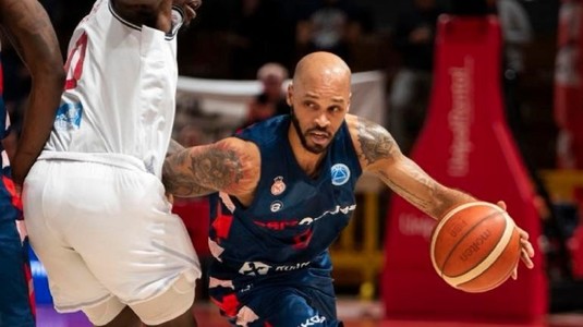 CSM Oradea – Dinamo Bucureşti 93-89. Orădenii au obţinut prima victorie din semifinalele Ligii Naţionale de baschet