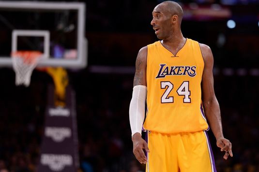 LA Lakers retrage tricourile cu numerele 8 şi 24 în onoarea lui Kobe Bryant