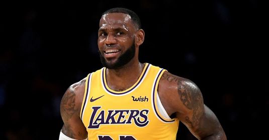 VIDEO Încă un show marca LeBron! Un nou triple-double şi victorie pentru Lakers. Aici ai toate rezumatele video