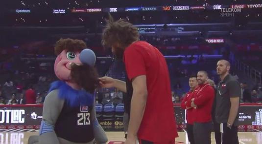 VIDEO | Un jucător de la Bulls, "conflict" cu mascota lui Clippers. Aici ai rezumatele serii din NBA 