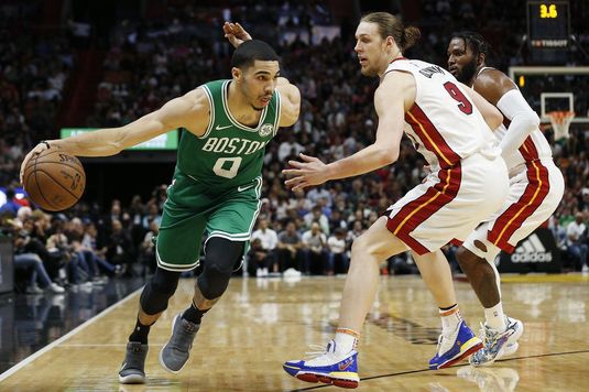 Rezumatele NBA. Golden State, în cădere liberă fără Stephen Curry. Boston Celtics câştigă derby-ul cu Miami Heat