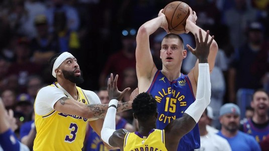 Spectacol total în startul noului sezon din NBA. Jokic, din nou decisiv pentru campioana Denver în faţa lui LeBron James