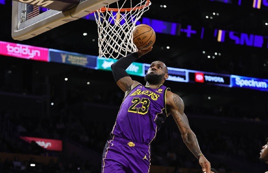 LeBron James, legenda NBA, printre cei 41 de baschetbalişti americani preselecţionaţi pentru Jocurile Olimpice. Lista completă
