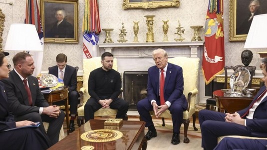 Gestul uluitor făcut de Zelenski înaintea scandalului cu Trump. Ce a afişat preşedintele Ucrainei la Casa Albă