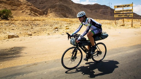 Ciclistul scoţian Mark Beaumont face ocolul Pământului în 78 de zile, 14 ore şi 14 minute, un nou record Guinness