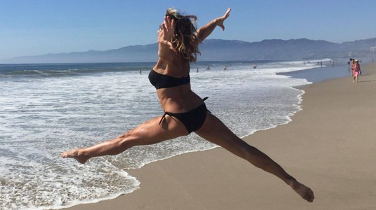 Nadia Comăneci, ca la 20 de ani. Cea mai valoroasă gimnastă din istorie trăieşte clipele de vacanţă ca-n tinereţe: "E ceva de moment"