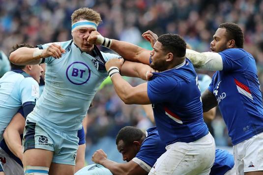 VIDEO 6 Nations | Anglia, la egalitate de puncte cu Franţa, după înfrângerea ”cocoşilor” din Scoţia. Concluziile trimisului Telekom Sport, Florin Căruceru