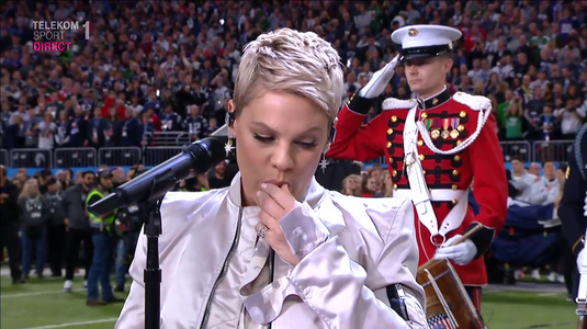 VIDEO | Pink îşi respectă statutul de "bad girl". Reacţie golănească pe reţelele de socializare. De la ce a izbucnit scandalul