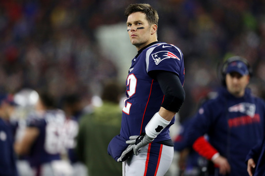 Tom Brady are probleme cu autorităţile după ce a fost surprins că se antrena în parc. Pedeapsa pe care a primit-o legendarul jucător din NFL