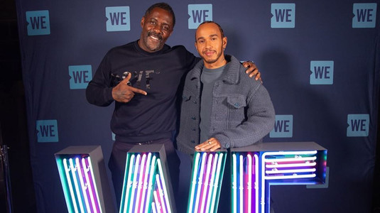 Are sau nu coronavirus? Lewis Hamilton şi-a liniştit fanii după întâlnirea cu Idris Elba. Actorul a fost depistat pozitiv