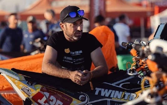 Incident la Raliul Dakar! Un motociclist spaniol este în "stare gravă" după un accident: "Elicopterul medical l-a preluat"
