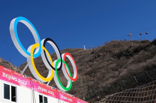 Începe armistiţiul olimpic, care prevede aruncarea armelor şi încetarea tuturor ostilităţilor. România, a 45-a delegaţie la defilare. Ultimele informaţii despre Jocurile Olimpice de iarnă