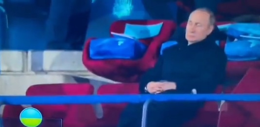 VIDEO | Imagini virale cu Vladimir Putin, preşedintele Rusiei. Cum a fost surprins în timp ce Ucraina defila la deschiderea Jocurile Olimpice de iarnă