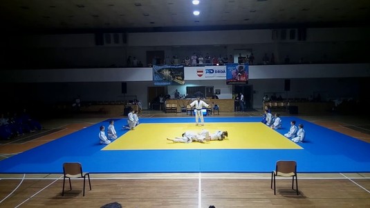 Acţiune dedicată copiilor cu sindrom Down, la Centrul Olimpic de judo din Cluj. "Trebuie să avem multă atenţie şi grijă"