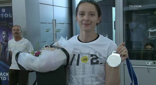 VIDEO | E supărare mare la scrimă. Nici măcar medalia de argint obţinută la CM din China n-a liniştit-o pe Ana Maria Popescu