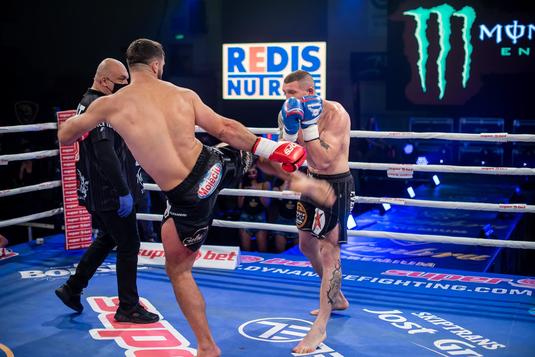 Surprize la DFS9 Ziua Revanşei. Andrei Stoica a fost pus la pământ, dar a revenit incredibil