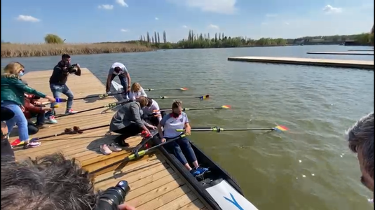 Ministrul Tineretului şi Sportului, Eduard Novak, provocarea zilei! A vâslit împreună cu Elisabeta Lipă pe lacul Snagov VIDEO