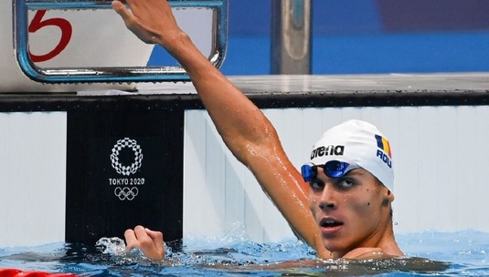 David Popovici s-a calificat în semifinale la 200 m liber, cu primul timp din serii, la Campionatul Mondial de la Budapesta