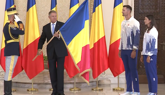 Preşedintele Iohannis a înmânat echipei olimpice drapelul României. Unei sportive i s-a făcut rău în timpul ceremoniei