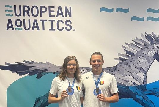 Aur şi bronz pentru România, prin Robert Badea şi Aissia Prisecariu, la Campionatele Europene de înot pentru juniori de la Samorin