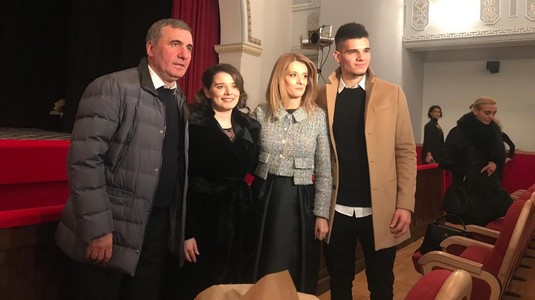 VIDEO  | Hagi e cel mai mândru tată. Fiica lui, Kira, a interpretat-o pe scenă pe Martha Bibescu