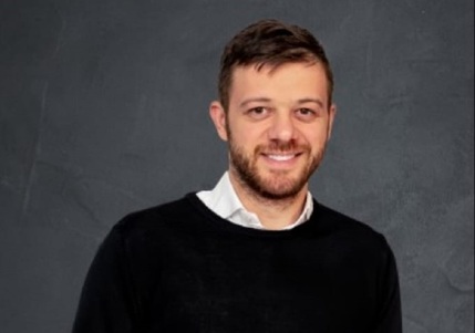 De la "copil sărac", la call center! Cine era Victor Angelescu, înainte de a deveni celebru prin Rapid şi cum a cunoscut ascensiunea financiară: "Aşa am făcut primul milion" | EXCLUSIV