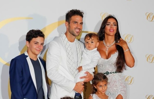 FOTO | Cesc Fabregas s-a căsătorit cu iubita cu 12 ani mai în vârstă! Toată lumea bună a fotbalului, prezentă la petrecerea din Ibiza