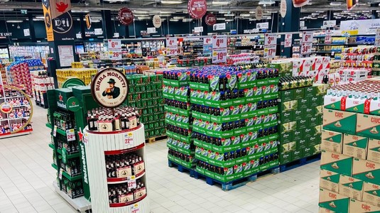 Auchan dă startul Târgului de Bere cu peste 300 de sortimente din 25 de ţări, în aşteptarea campionatului mondial de fotbal