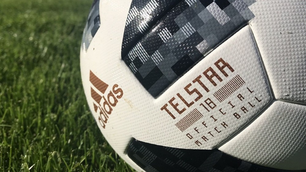 Menda City Confront Star PREMIUM | CM 2018. Adidas Telstar 18, mingea de care se tem toţi portarii:  ”E făcută doar pentru spectacol”! Totul despre balonul oficial de la  Campionatul Mondial