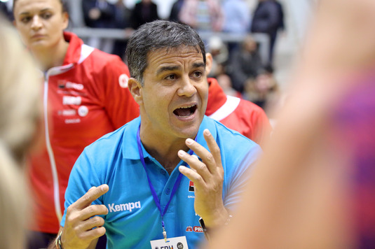 Decizia lui Ambros Martin înainte de CM Handbal: renunţă la patru jucătoare. Meciurile României sunt LIVE VIDEO pe Telekom Sport