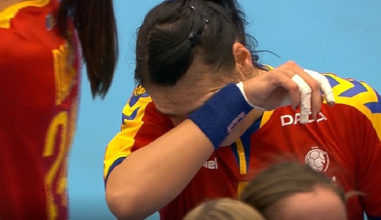 VIDEO | Imagini extrem de emoţionante. Ce nu s-a văzut la TV. Reacţia Cristinei Neagu după ce a înscris golul care a adus victoria incredibilă a României cu Ungaria