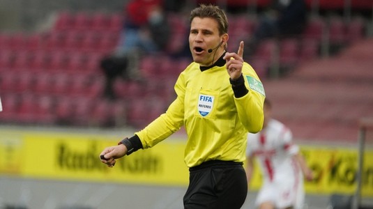 Arbitrul german Felix Brych a suferit o accidentare serioasă la un meci din Bundesliga