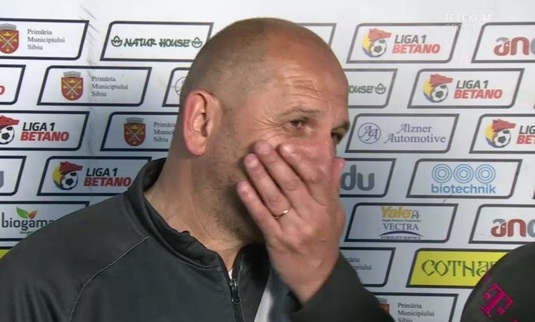 "E golănie, bă băiatule, bă! Daţi-mi-l pe Balaj să mă arbitreze! S-a lăsat de un an şi e mai bun decât 75% dintre cei care arbitrează". Miriuţă a explodat la conferinţa de presă