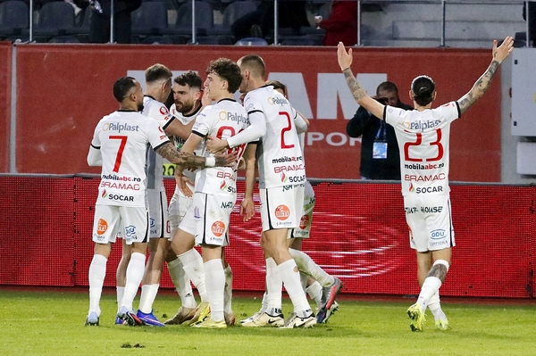 Schimbarea la faţă! Detaliul remarcat la Hermannstadt după ce echipa a fost preluată de la Dorinel Munteanu: ”Diferenţa faţă de perioadă Măldărăşanu”