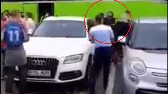 VIDEO | Marius Şumudică, reacţie vehementă după incidentele de la finalul meciului UTA - Rapid 1-2: "Dacă venea unul şi îl înjunghia pe Alexa!? Ce se întâmpla?"