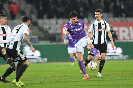 LIVE VIDEO | U Cluj - Rapid, ACUM, pe Orangesport.ro! Ce repriză avem pe Cluj Arena! Două goluri în două minute şi o mulţime de ocazii