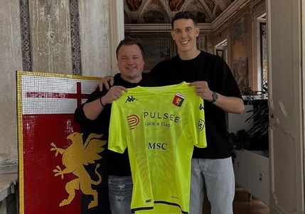 "M-au convins cu echipa!". Fotbalistul lui Genoa a dezvăluit cum a ales să se transfere la Rapid: "Am avut un an cu doar cinci meciuri" | VIDEO