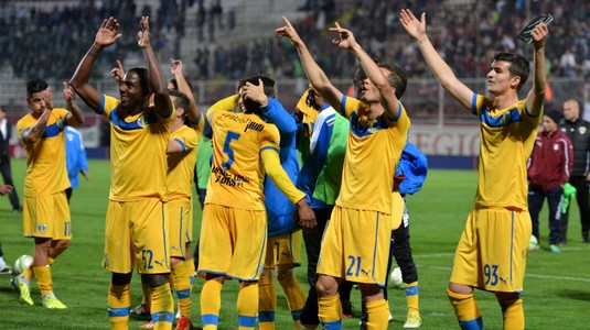 "Un om stătea în genunchi în faţa autocarului". Povestea unei deplasări istorice pentru Petrolul: "Nici poliţia nu ştia pe unde să ne mai bage"